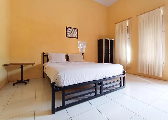Reddoorz At El Shaday Homestay Banyuwangi
