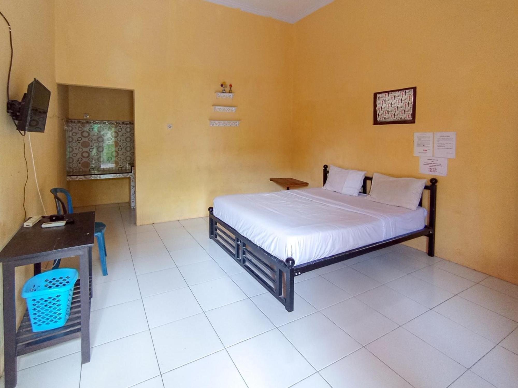 Hotel Reddoorz At El Shaday Banyuwangi 2*